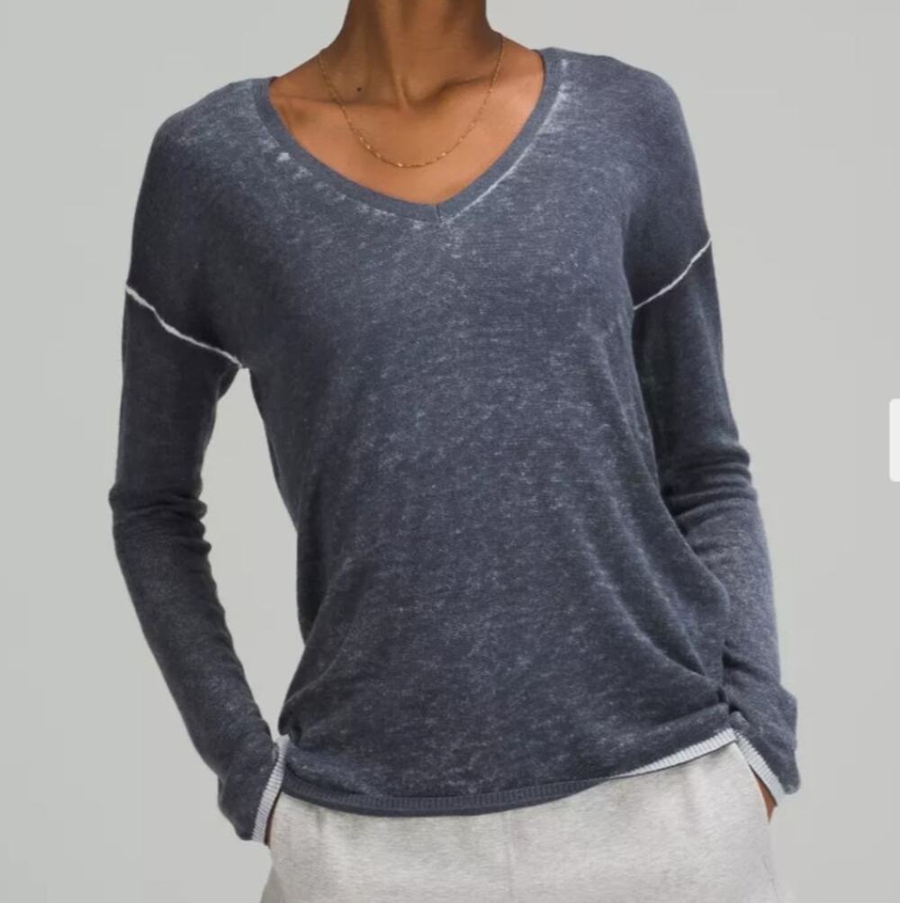 Lululemon Cashlu V Neck Sweater Shadow Blue Size 8 Cashmere Blend